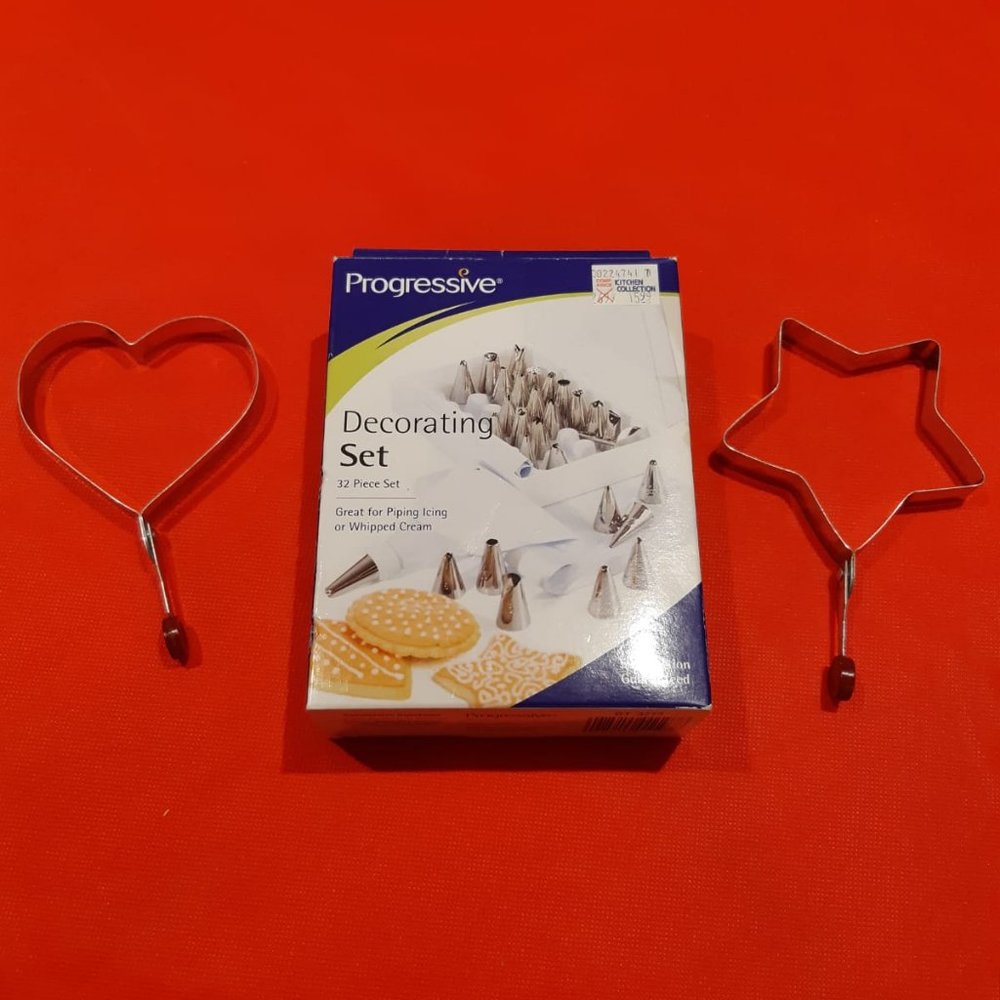 Cupcake Decorating Set